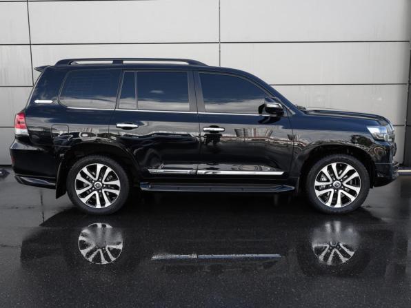 Toyota Land Cruiser 200 Series Рестайлинг 2 с пробегом 2018 года, цена 6 899 000 рублей, 147829 км, внедорожник, Автокод Объявления