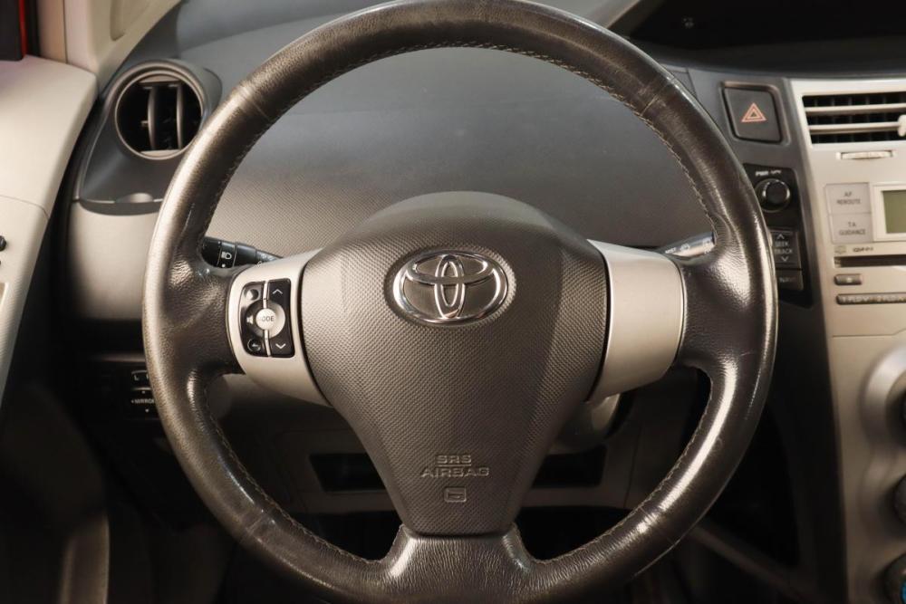 Toyota Yaris II Челябинск  - изображение 13