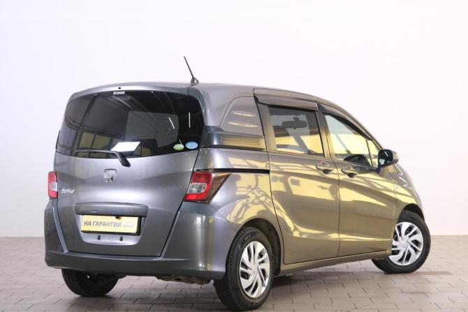 Honda Freed I с пробегом 2010 года, цена 1 069 000 рублей, 207000 км, компактвэн, Автокод Объявления