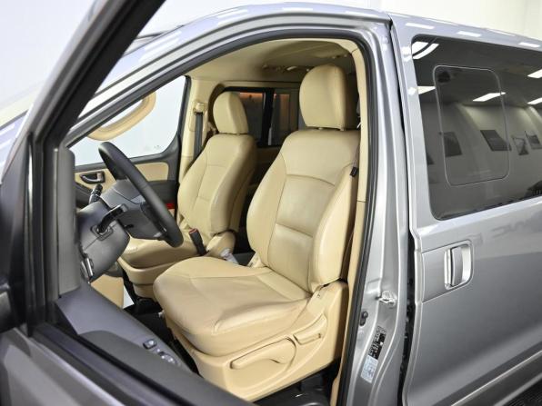 Hyundai H-1 II Рестайлинг 2 с пробегом 2019 года, цена 2 549 000 рублей, 115000 км, минивэн, Автокод Объявления