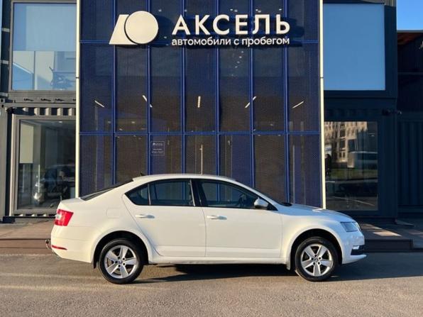 Skoda Octavia III (A7) Рестайлинг с пробегом 2018 года, цена 1 599 000 рублей, 117000 км, лифтбек, Автокод Объявления