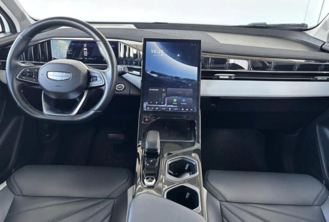 Geely Atlas II с пробегом 2023 года, цена 2 195 000 рублей, 117476 км, внедорожник, Автокод Объявления