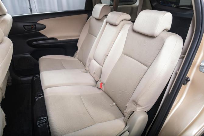 Toyota Wish II Рестайлинг с пробегом 2012 года, цена 1 259 000 рублей, 160000 км, минивэн, Автокод Объявления