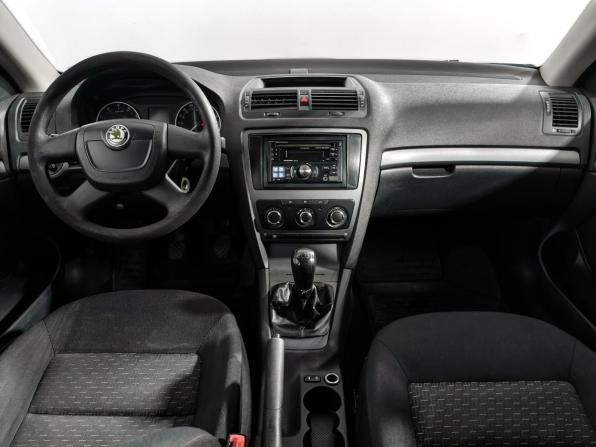 Skoda Octavia II (A5) Рестайлинг с пробегом 2011 года, цена 489 000 рублей, 329818 км, лифтбек, Автокод Объявления