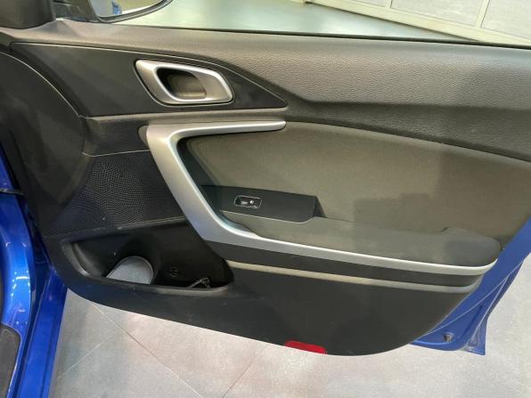 Kia Ceed III с пробегом 2018 года, цена 1 621 800 рублей, 123248 км, хэтчбек, Автокод Объявления