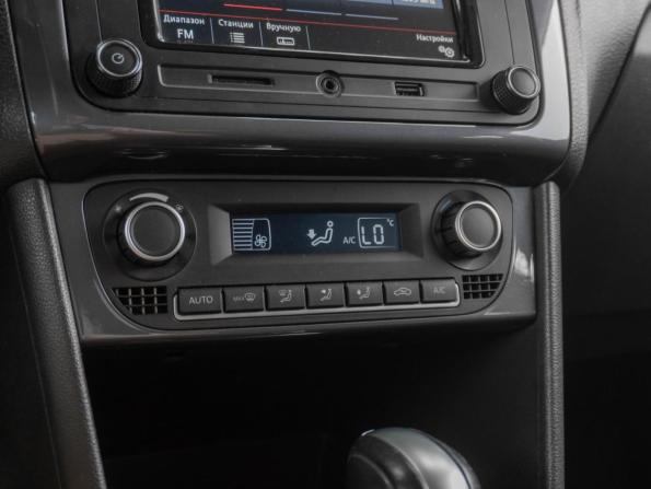 Volkswagen Polo V Рестайлинг с пробегом 2019 года, цена 1 399 000 рублей, 89136 км, седан, Автокод Объявления