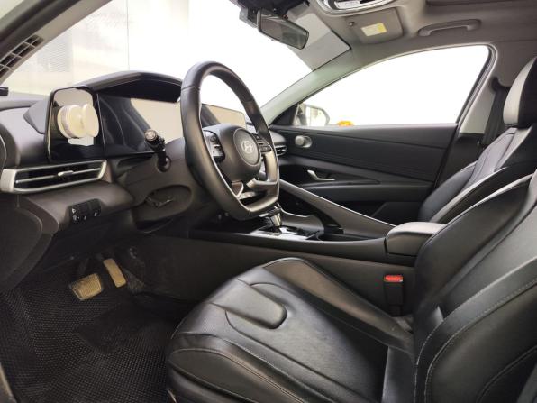 Hyundai Elantra VII (CN7) Рестайлинг с пробегом 2023 года, цена 2 205 000 рублей, 41076 км, седан, Автокод Объявления