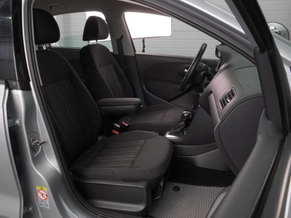 Volkswagen Polo V Рестайлинг с пробегом 2019 года, цена 1 277 000 рублей, 129780 км, седан, Автокод Объявления