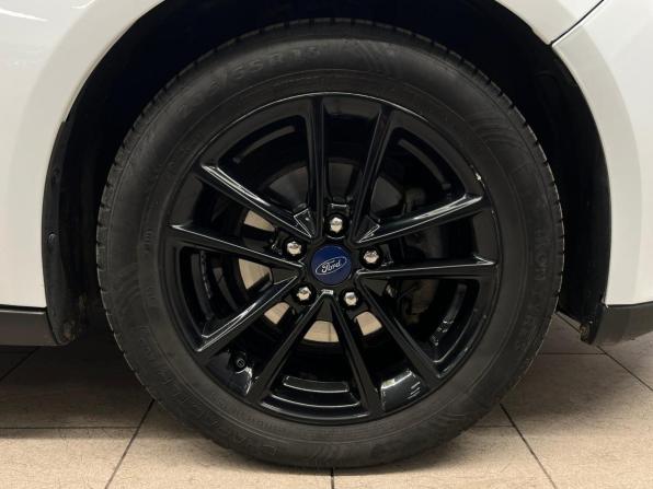 Ford Focus III Рестайлинг с пробегом 2017 года, цена 955 000 рублей, 168078 км, хэтчбек, Автокод Объявления