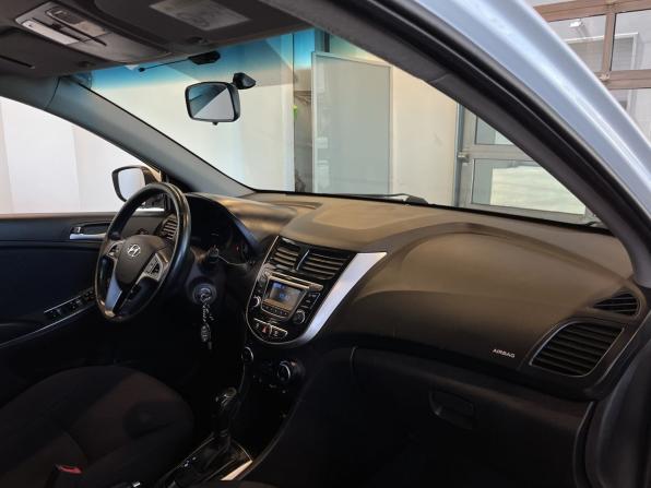 Hyundai Solaris I Рестайлинг с пробегом 2015 года, цена 675 000 рублей, 266663 км, седан, Автокод Объявления