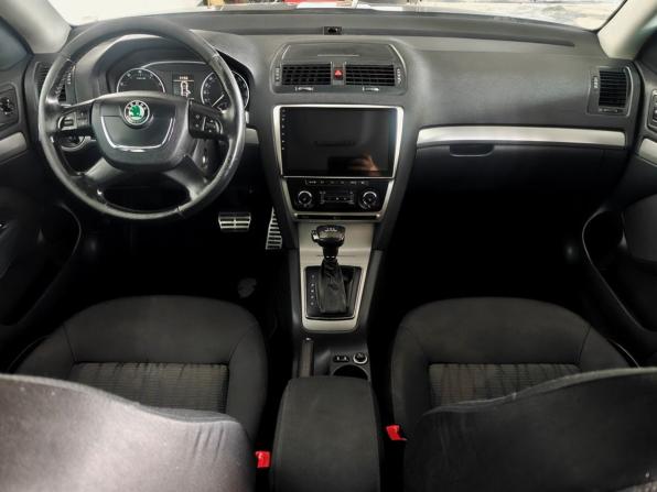 Skoda Octavia II (A5) Рестайлинг с пробегом 2011 года, цена 680 000 рублей, 277858 км, лифтбек, Автокод Объявления