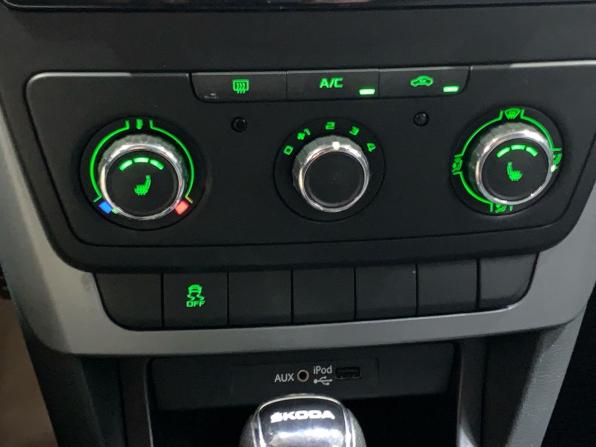 Skoda Yeti I Рестайлинг с пробегом 2016 года, цена 1 370 000 рублей, 136431 км, внедорожник, Автокод Объявления