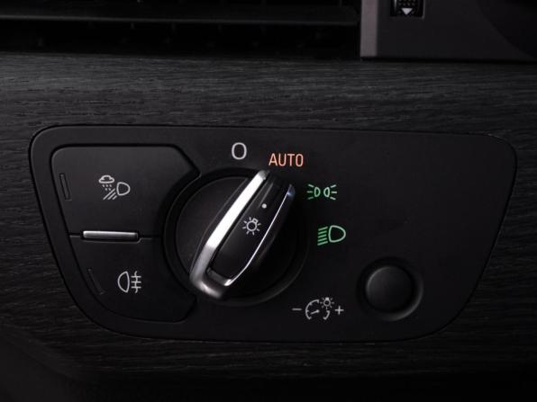 Audi A4 V (B9) с пробегом 2018 года, цена 2 037 000 рублей, 162649 км, седан, Автокод Объявления