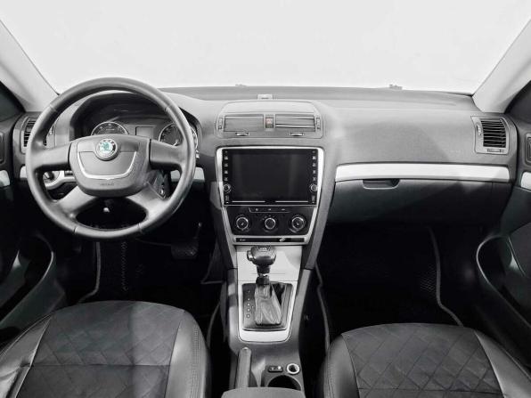 Skoda Octavia II (A5) Рестайлинг с пробегом 2010 года, цена 590 000 рублей, 303651 км, лифтбек, Автокод Объявления
