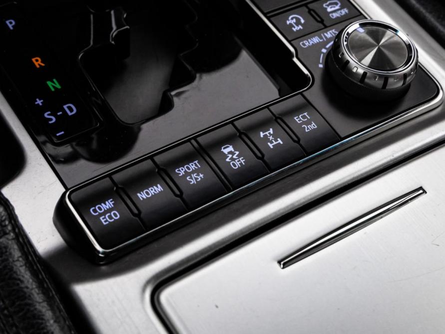 Toyota Land Cruiser 200 Series Рестайлинг 2 Санкт-Петербург  - изображение 19