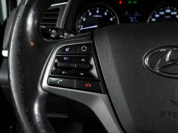 Hyundai Elantra VI (AD) с пробегом 2018 года, цена 1 369 000 рублей, 176340 км, седан, Автокод Объявления