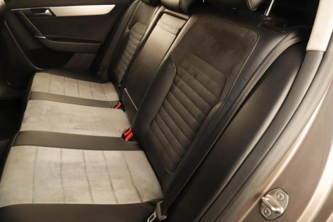 Volkswagen Passat B7 с пробегом 2011 года, цена 1 049 000 рублей, 215571 км, седан, Автокод Объявления
