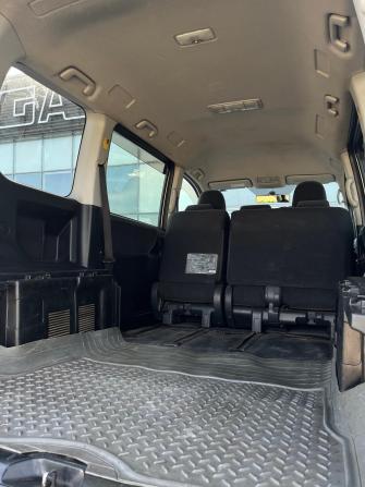 Toyota Voxy II (R70) с пробегом 2010 года, цена 1 250 000 рублей, 350000 км, минивэн, Автокод Объявления