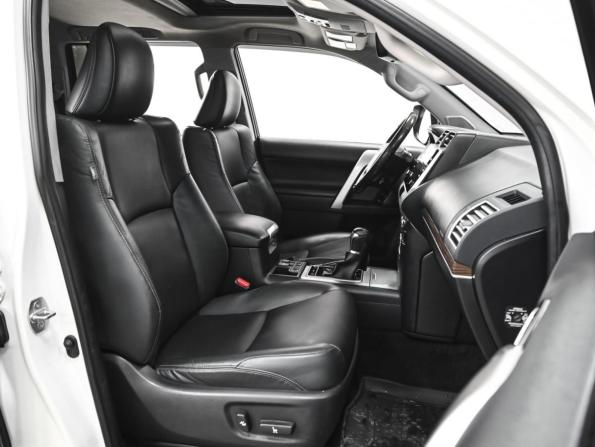 Toyota Land Cruiser Prado 150 Series Рестайлинг 3 с пробегом 2021 года, цена 6 440 000 рублей, 75622 км, внедорожник, Автокод Объявления