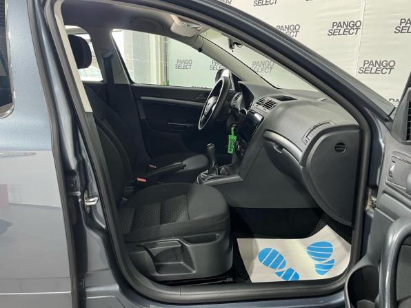 Skoda Octavia II (A5) Рестайлинг с пробегом 2011 года, цена 550 000 рублей, 288605 км, лифтбек, Автокод Объявления