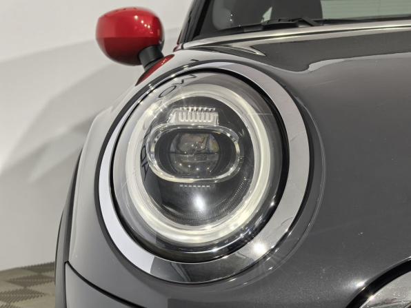 Mini Hatch III (F55/F56) Рестайлинг с пробегом 2020 года, цена 3 177 700 рублей, 68241 км, хэтчбек, Автокод Объявления