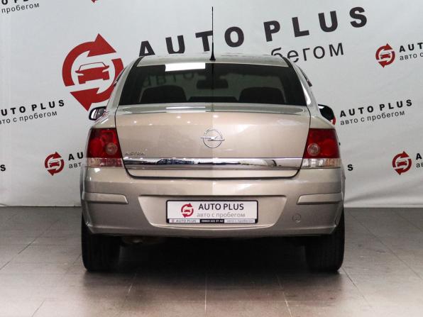 Opel Astra H Рестайлинг с пробегом 2010 года, цена 739 000 рублей, 202315 км, седан, Автокод Объявления