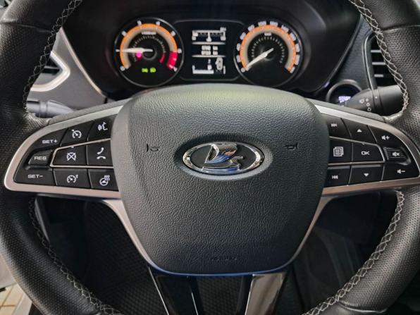Lada (ВАЗ) Vesta I Рестайлинг (NG) с пробегом 2023 года, цена 1 079 000 рублей, 57200 км, седан, Автокод Объявления