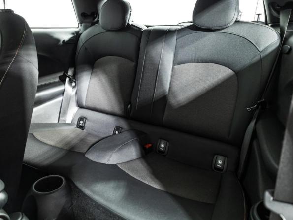 Mini Hatch III (F55/F56) Рестайлинг с пробегом 2021 года, цена 2 289 000 рублей, 70244 км, хэтчбек, Автокод Объявления