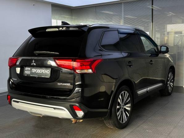 Mitsubishi Outlander III Рестайлинг 3 с пробегом 2018 года, цена 1 610 000 рублей, 217481 км, внедорожник, Автокод Объявления