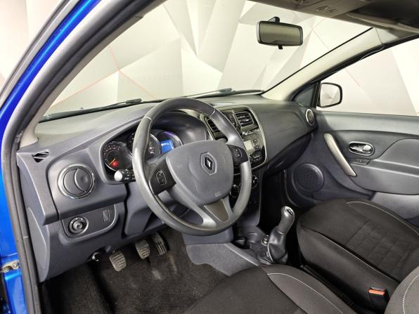 Renault Sandero II с пробегом 2017 года, цена 891 000 рублей, 96440 км, хэтчбек, Автокод Объявления