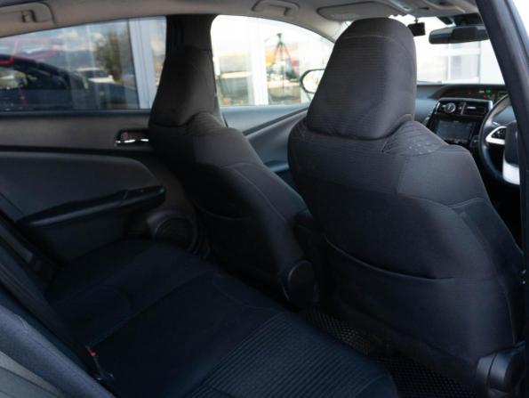 Toyota Prius IV (XW50) с пробегом 2018 года, цена 1 730 000 рублей, 137011 км, лифтбек, Автокод Объявления