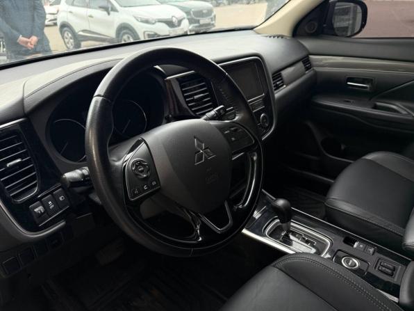 Mitsubishi Outlander III Рестайлинг 3 с пробегом 2019 года, цена 2 101 000 рублей, 94047 км, внедорожник, Автокод Объявления