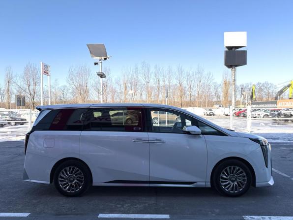 GAC M8 с пробегом 2024 года, цена 5 045 000 рублей, 5755 км, минивэн, Автокод Объявления