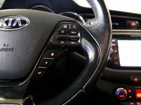 Kia Ceed II Рестайлинг с пробегом 2016 года, цена 1 090 000 рублей, 130381 км, хэтчбек, Автокод Объявления