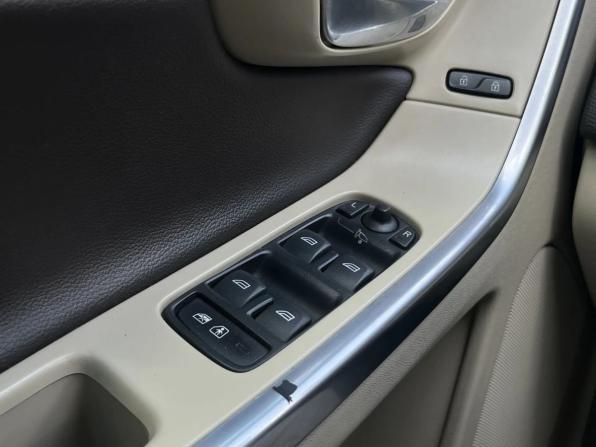 Volvo XC60 I с пробегом 2012 года, цена 1 045 000 рублей, 265568 км, внедорожник, Автокод Объявления