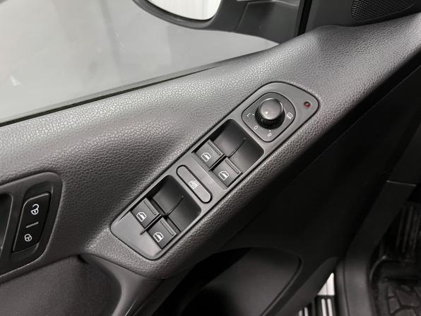 Volkswagen Tiguan I Рестайлинг с пробегом 2012 года, цена 1 180 000 рублей, 102012 км, внедорожник, Автокод Объявления