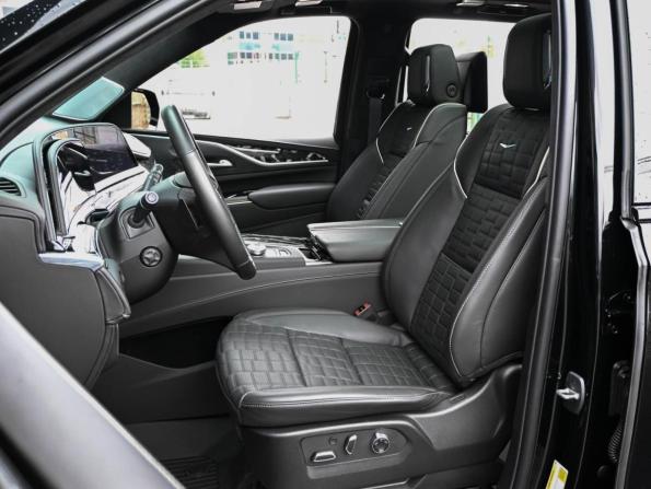 Cadillac Escalade V с пробегом 2023 года, цена 17 999 000 рублей, 17545 км, внедорожник, Автокод Объявления