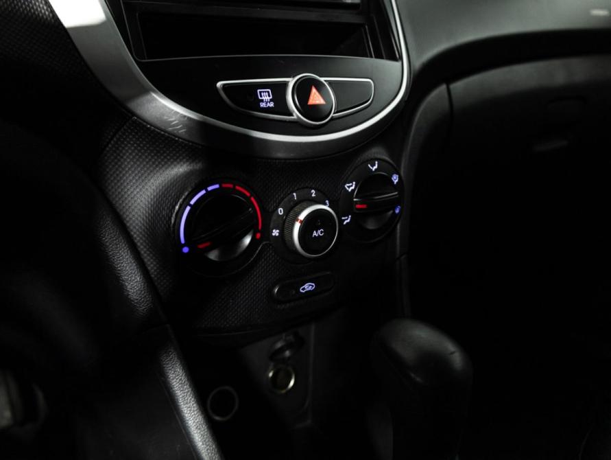 Hyundai Solaris I Санкт-Петербург  - изображение 15