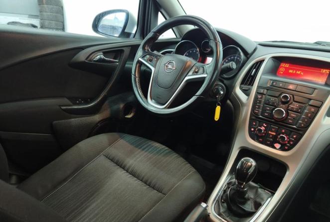 Opel Astra H Рестайлинг с пробегом 2012 года, цена 590 000 рублей, 209568 км, универсал, Автокод Объявления