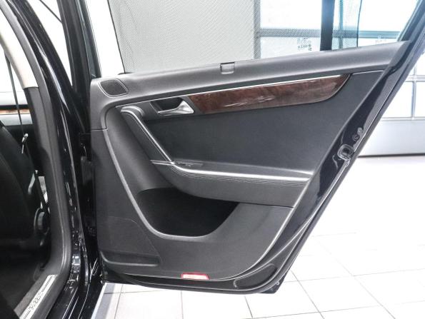 Volkswagen Passat B7 с пробегом 2012 года, цена 1 020 000 рублей, 239930 км, седан, Автокод Объявления