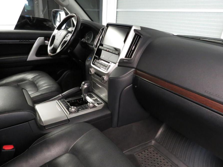 Toyota Land Cruiser 200 Series Рестайлинг 2 Санкт-Петербург  - изображение 6