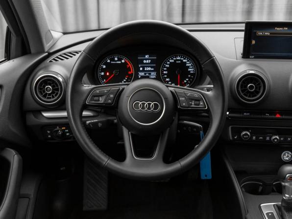 Audi A3 III (8V) Рестайлинг с пробегом 2019 года, цена 2 340 000 рублей, 76106 км, седан, Автокод Объявления