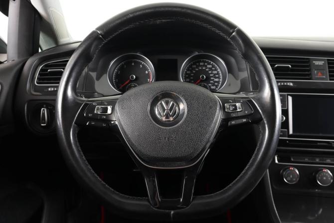 Volkswagen Golf VII Рестайлинг с пробегом 2018 года, цена 1 529 000 рублей, 73800 км, универсал, Автокод Объявления