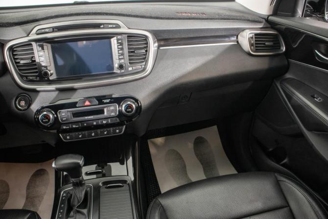 Kia Sorento II Рестайлинг с пробегом 2018 года, цена 2 449 000 рублей, 110000 км, внедорожник, Автокод Объявления