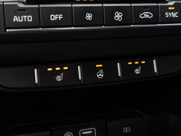 Kia Ceed III с пробегом 2018 года, цена 1 725 000 рублей, 109489 км, хэтчбек, Автокод Объявления