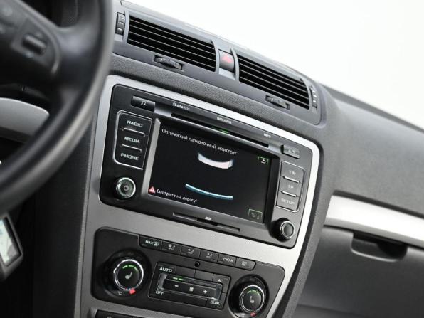 Skoda Octavia II (A5) Рестайлинг с пробегом 2013 года, цена 645 000 рублей, 135452 км, лифтбек, Автокод Объявления