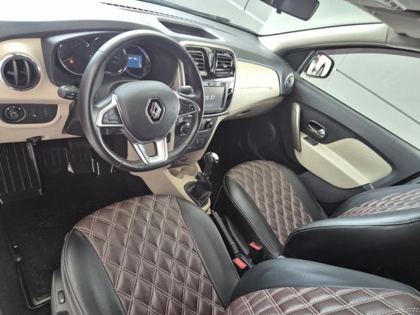 Renault Logan II Рестайлинг с пробегом 2018 года, цена 1 119 000 рублей, 62714 км, седан, Автокод Объявления