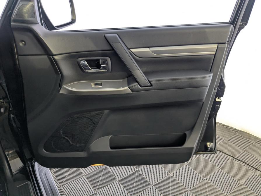 Mitsubishi Pajero IV Рестайлинг 2 Москва  - изображение 24