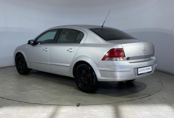 Opel Astra H Рестайлинг с пробегом 2007 года, цена 575 000 рублей, 326129 км, седан, Автокод Объявления