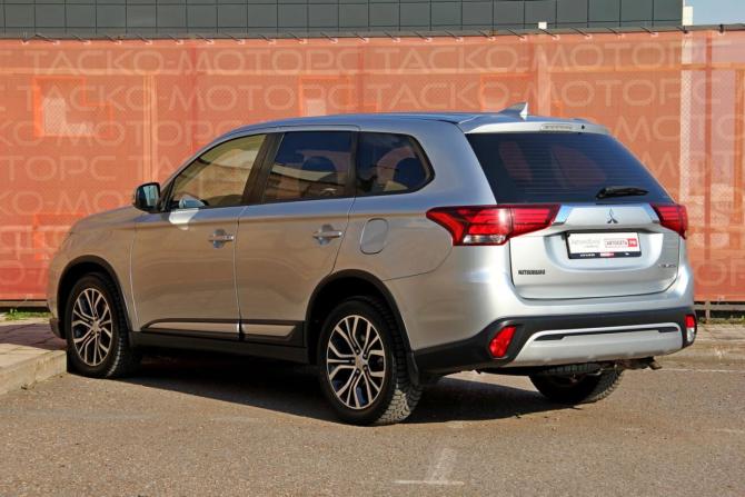 Mitsubishi Outlander III Рестайлинг 3 с пробегом 2019 года, цена 1 963 900 рублей, 62824 км, внедорожник, Автокод Объявления